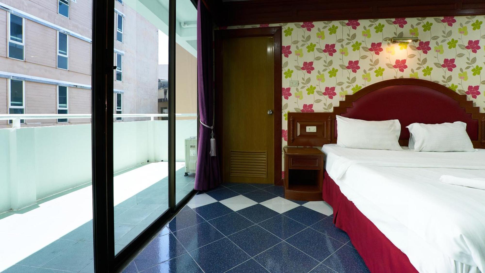 Lime Hotel Patong Zimmer foto