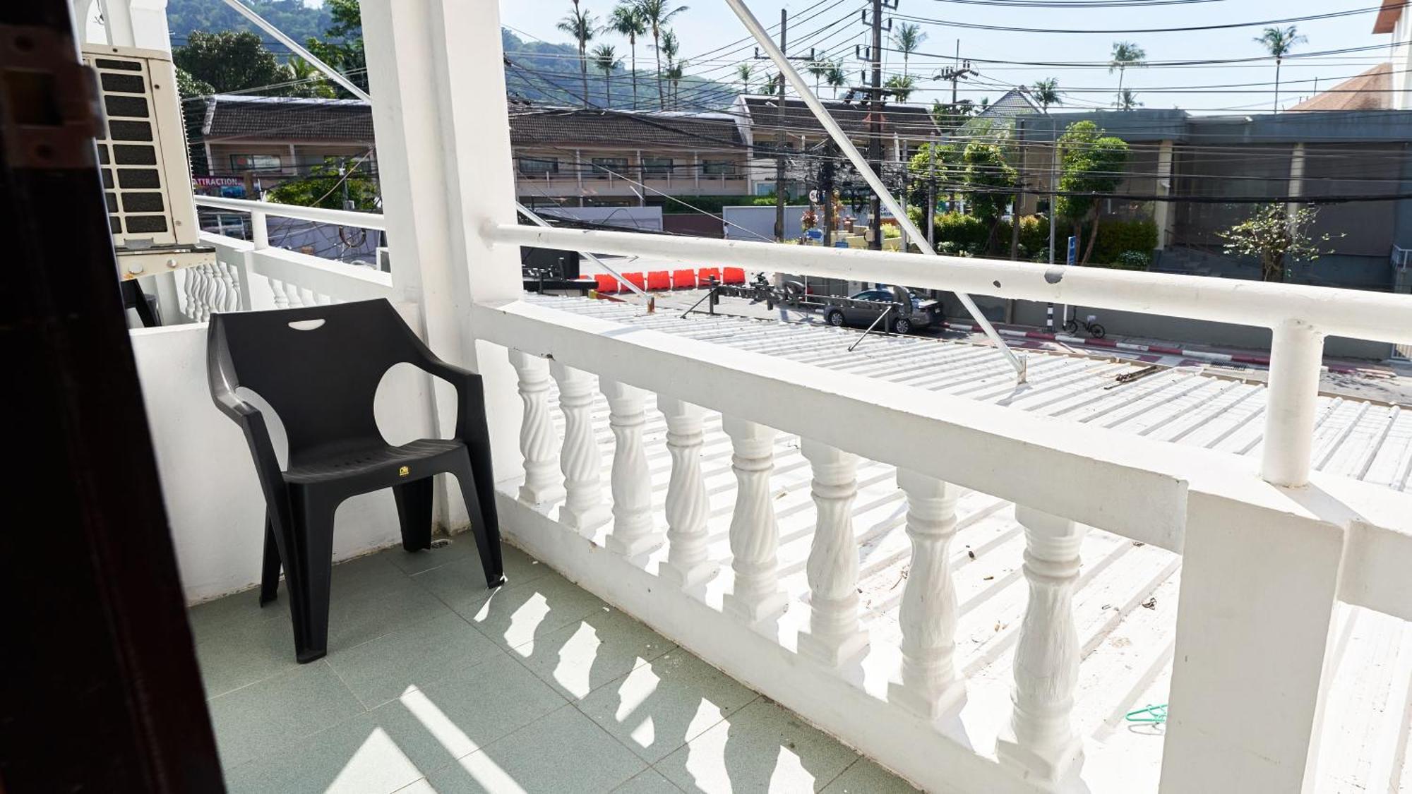 Lime Hotel Patong Zimmer foto